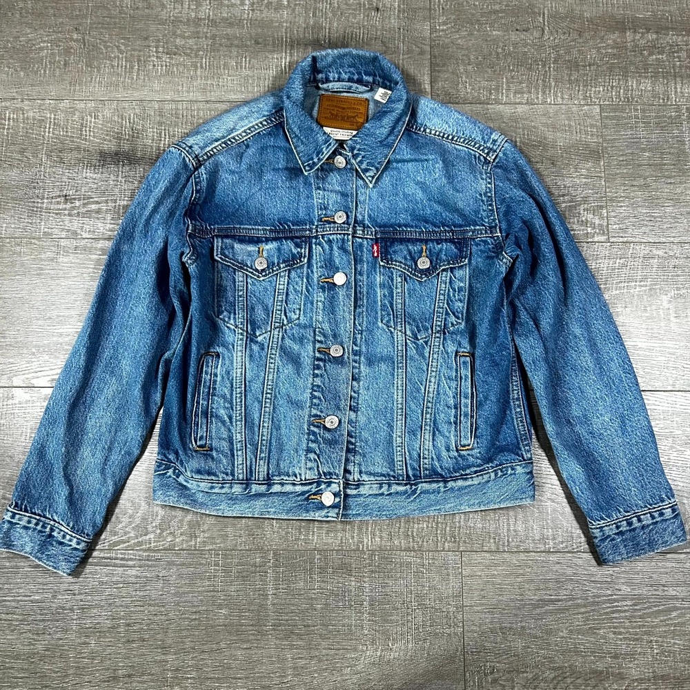 Levi's‎ Trucker Jean Jacket Women's Small Blue Denim Button Front Streetwear